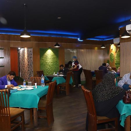 Rezala Restaurant And Residence Dhaka Extérieur photo
