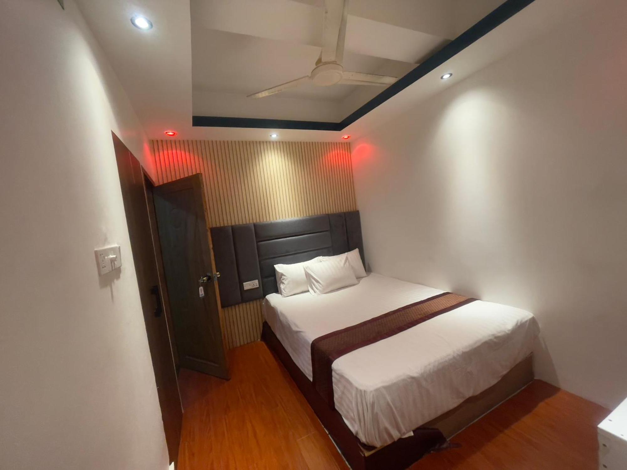 Rezala Restaurant And Residence Dhaka Extérieur photo