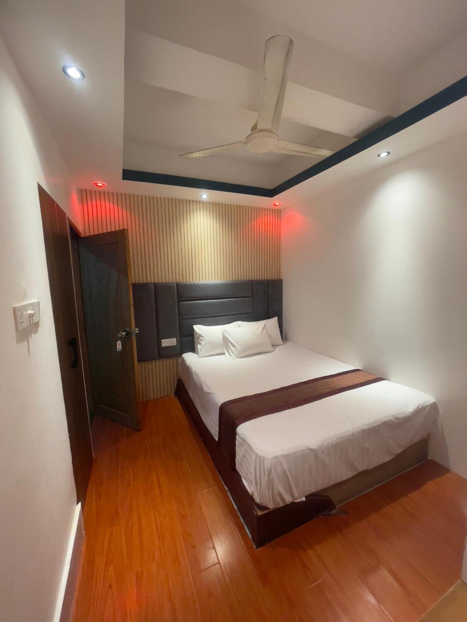 Rezala Restaurant And Residence Dhaka Extérieur photo