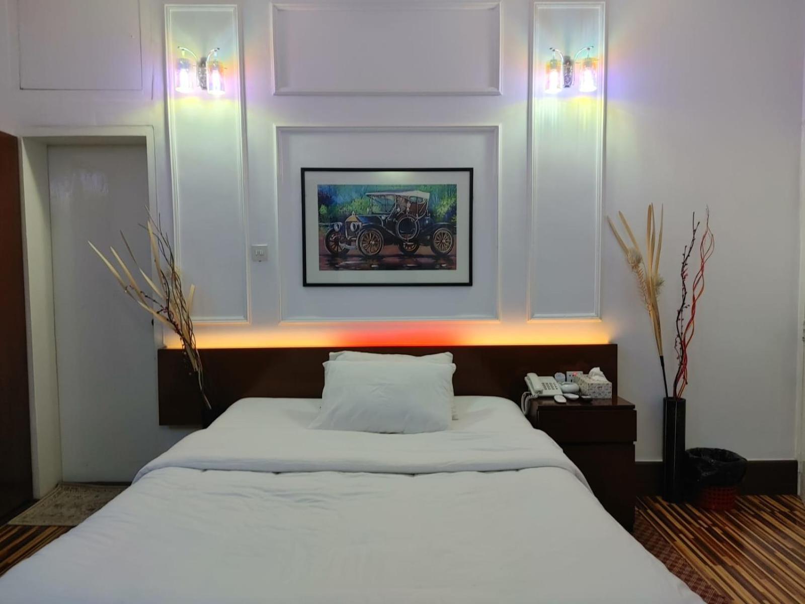 Rezala Restaurant And Residence Dhaka Extérieur photo